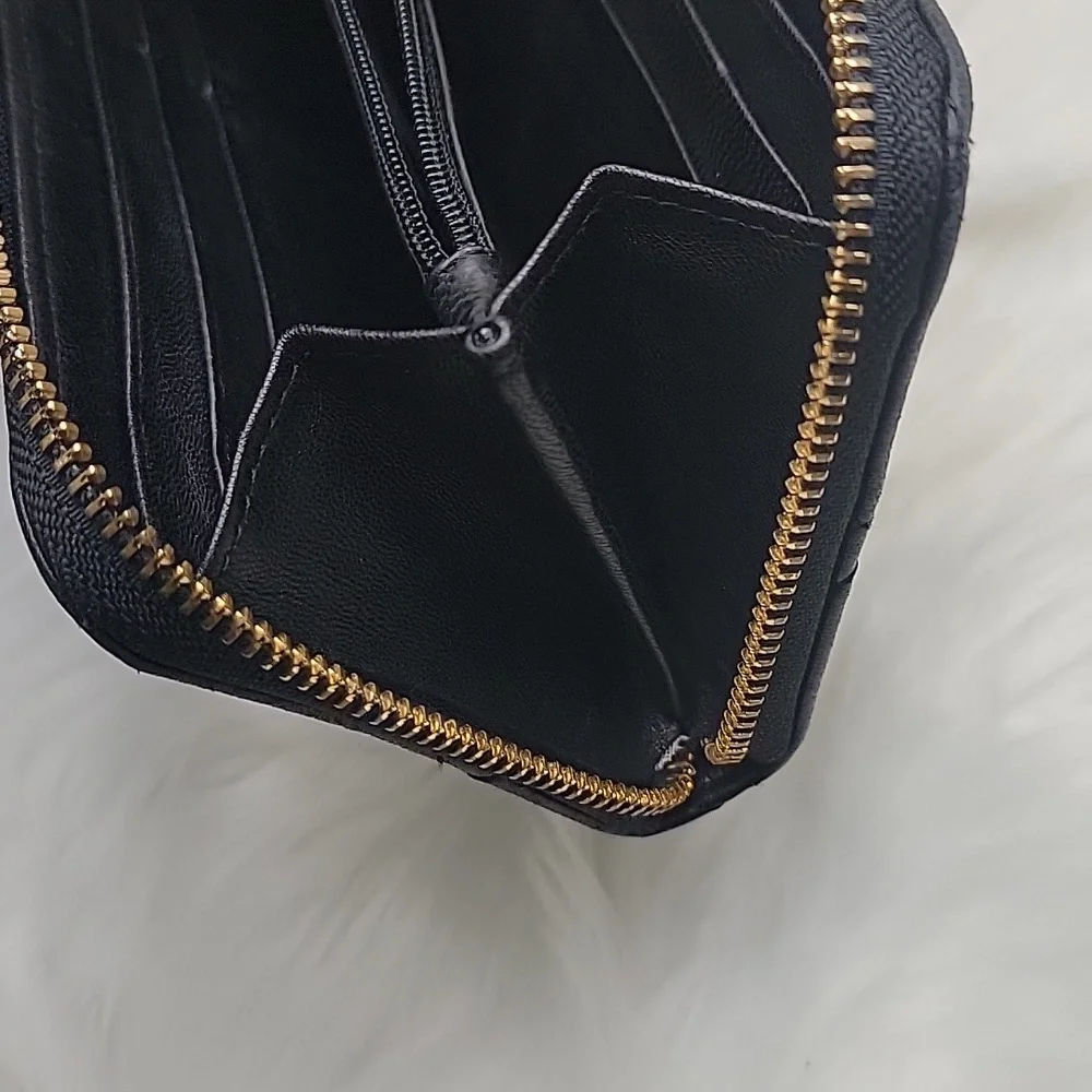 MICHAEL‎ KORS Hamilton Black Quilted Leather Gold Tone Logo Zip Around Wallet